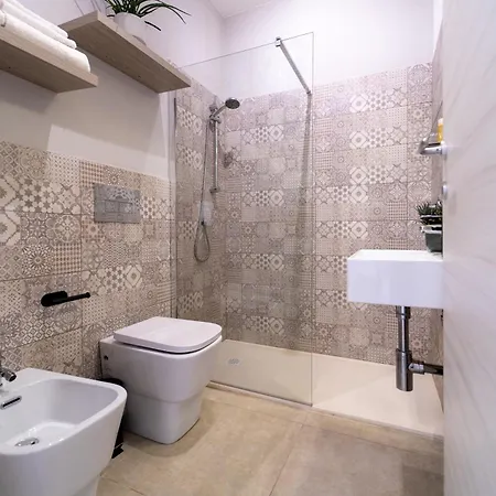 Guesthost - Borgo 84 - Cuore Blu Flat דירה